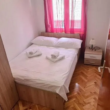 Apartment By The Sea Kastel Kambelovac, - 22444