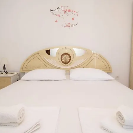Apartment By The Sea Kastel Kambelovac, - 22444 Kastela