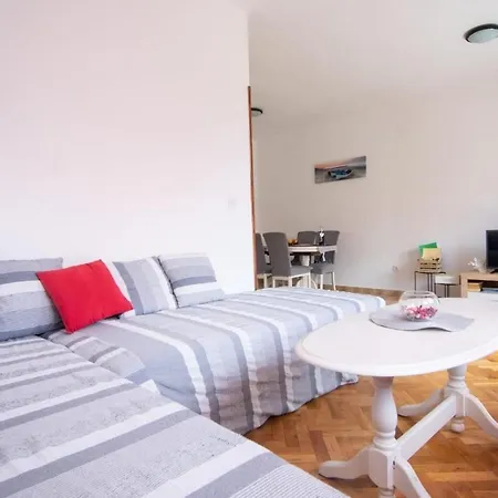 Apartment By The Sea Kastel Kambelovac, - 22444