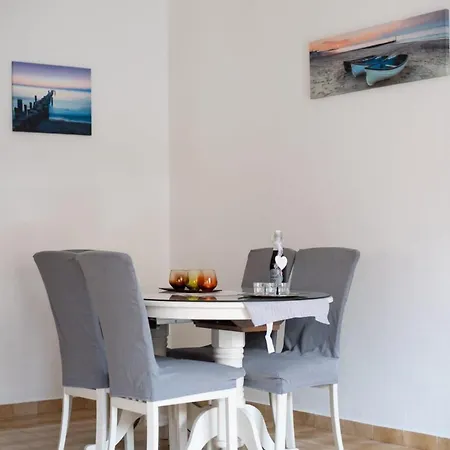 Apartment By The Sea Kastel Kambelovac, - 22444